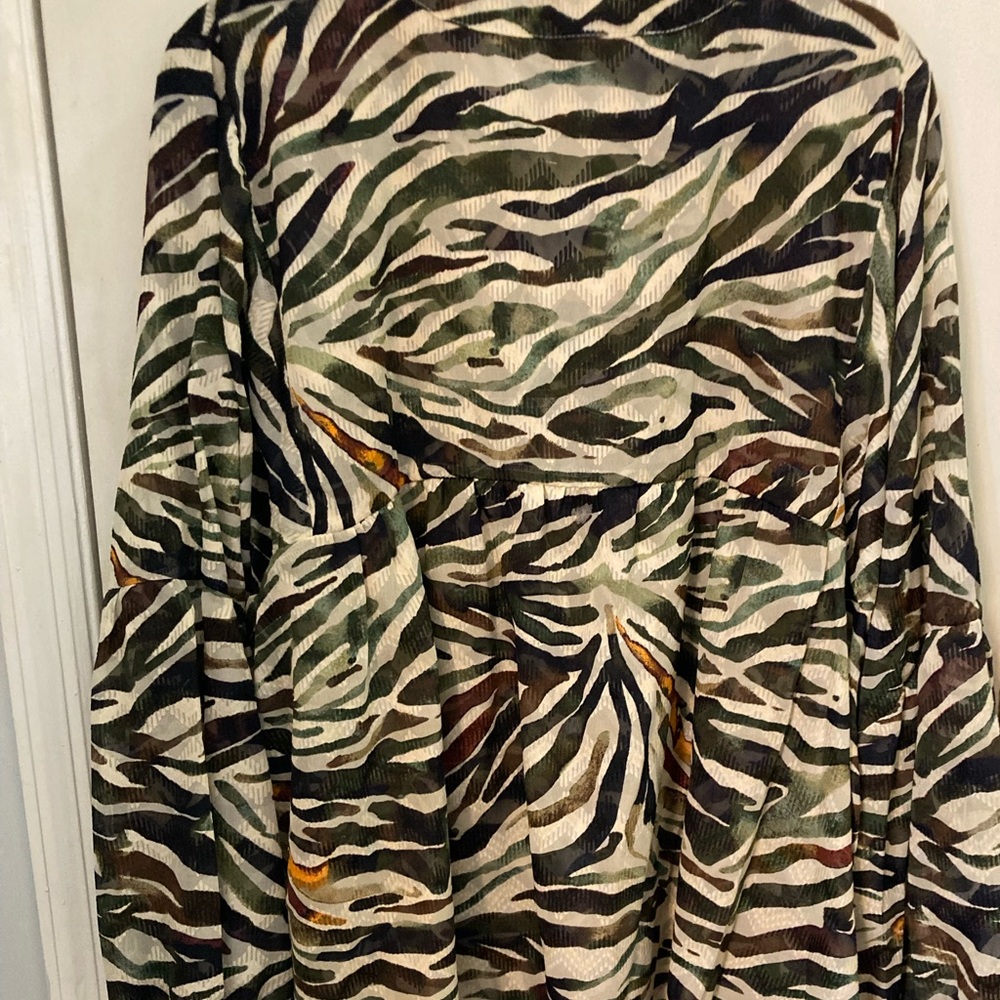 Trendy plus size top - Picture 9 of 12